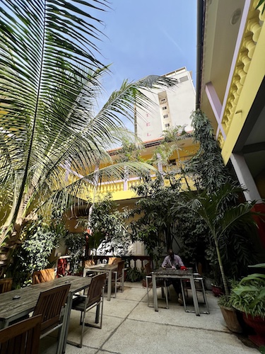 Trevor’s white Ford, ready for importation? [Day #51,&nbsp;21.11.2023]